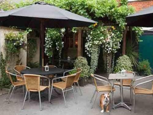 The Lamb Inn มาร์ลบะระ ภายนอก รูปภาพ
