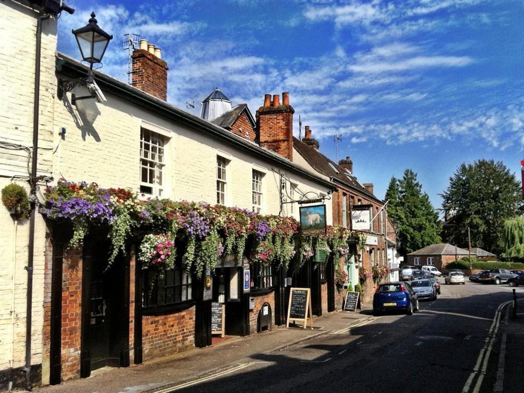 The Lamb Inn มาร์ลบะระ ภายนอก รูปภาพ