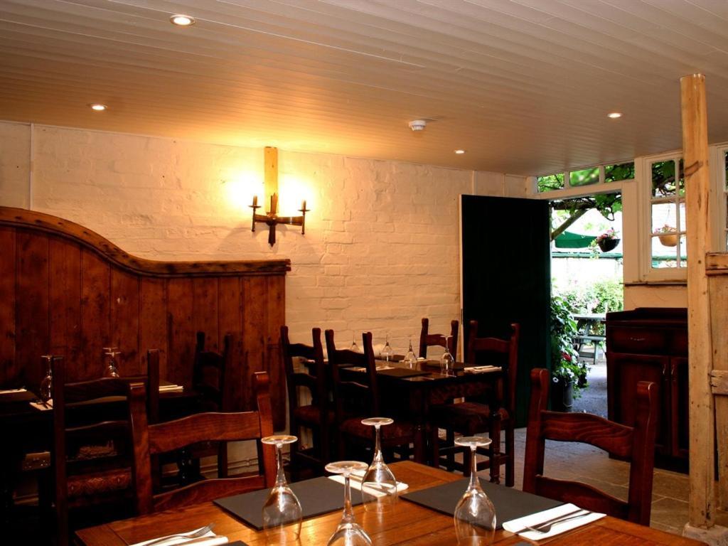 The Lamb Inn มาร์ลบะระ ภายนอก รูปภาพ