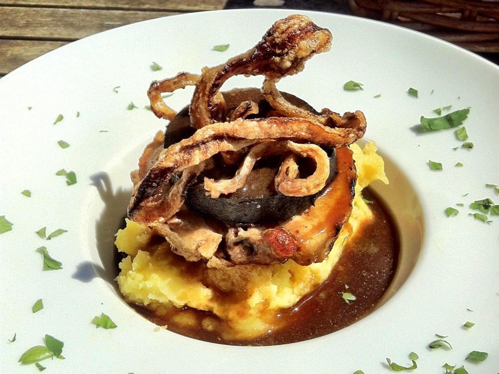 The Lamb Inn มาร์ลบะระ ภายนอก รูปภาพ
