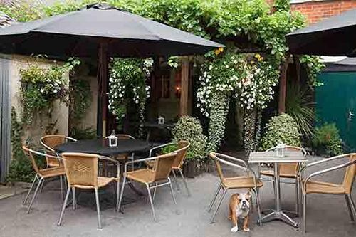 The Lamb Inn มาร์ลบะระ ภายนอก รูปภาพ